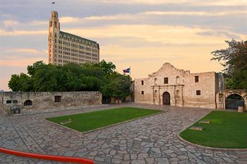 The Emily Morgan San Antonio - a DoubleTree by Hilton Hotel
