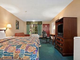 Days Inn & Suites Anaheim At Disneyland Park
