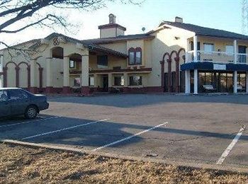 Tulsa Inn & Suites