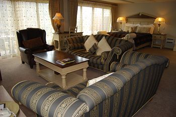 Distinction Queenstown Nugget Point Boutique Hotel and Spa