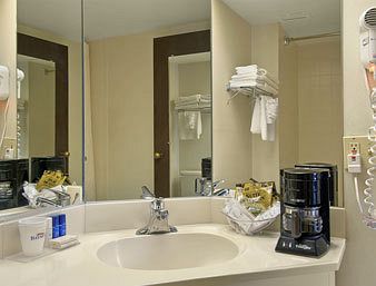 Baymont Inn & Suites Columbus North