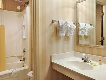 Days Inn and Suites Northwest Indianapolis