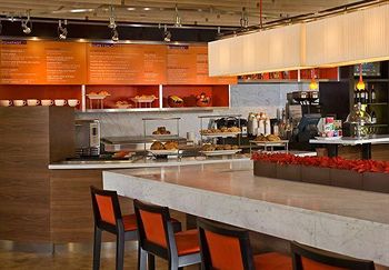 Courtyard by Marriott Portland Airport