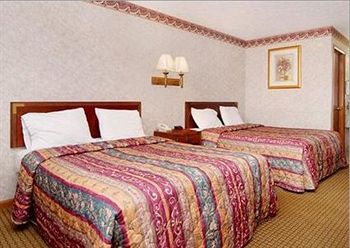 Econo Lodge North