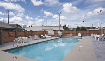 Travelodge Calgary University