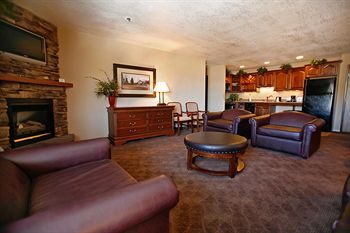 Best Western Plus Landmark Inn & Pancake House