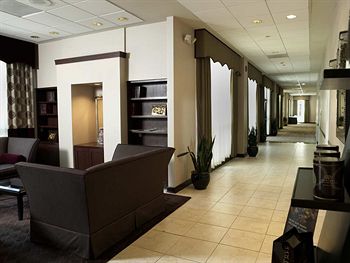 DoubleTree by Hilton Charlotte Airport
