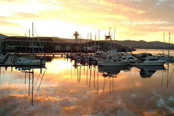 Somerset on the Pier Hobart