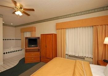Comfort Suites Park Central