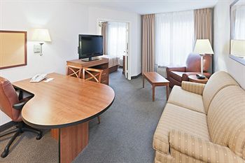 Candlewood Suites Market Center