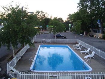 Canadas Best Value Inn