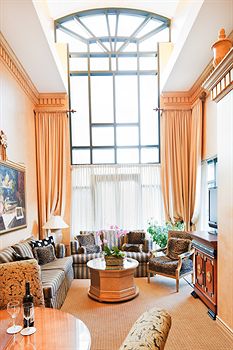 Executive Hotel Le Soleil
