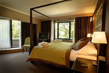 Chateau Du Lac Hotel and Spa