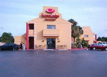 Econo Lodge Inn & Suites Maingate Central