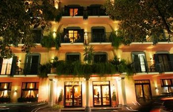Central Hotel