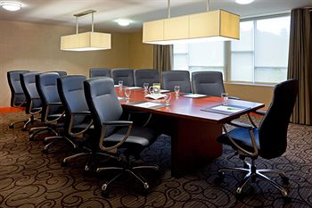 Holiday Inn Oakville Centre