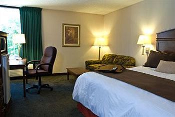 Greenstay Hotel & Suites