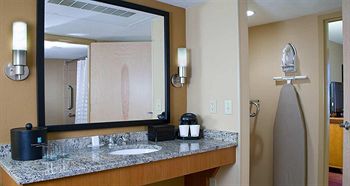 Embassy Suites Hotel Kansas City - International Airport