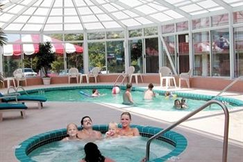 Lamplighter Inn & Suites - North