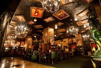 Artisan Hotel
