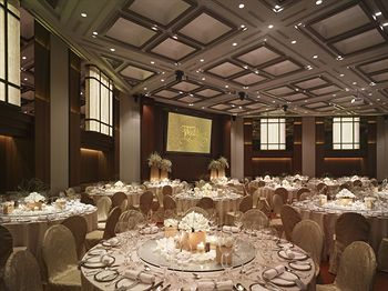 Shangri-La's Far Eastern Plaza Hotel Taipei