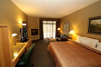 Tunnel Mountain Resort