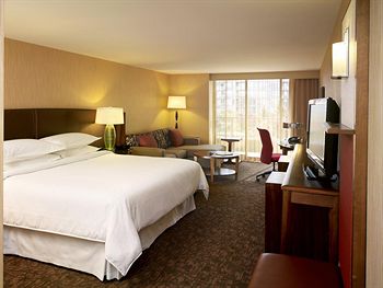 Sheraton Vancouver Airport Hotel