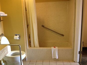 Econo Lodge Percy Priest