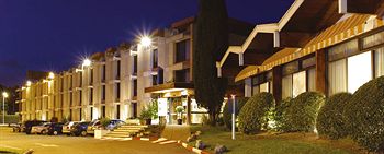 Hotel Novotel Aix en Provence Pont de l'Arc FenouillÃ¨res