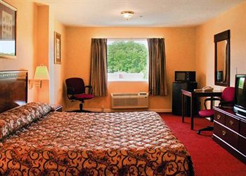 Econo Lodge Inn & Suites