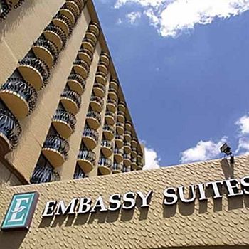 Embassy Suites Kansas City - Plaza
