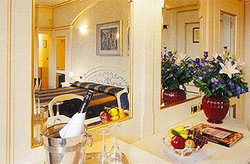 Colomba D'Oro Hotel