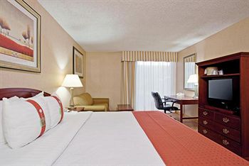 Holiday Inn Fresno-Airport