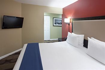 Holiday Inn Express Hotel & Suites Boston Garden