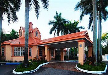 Comfort Inn Airport/Cruise Port South