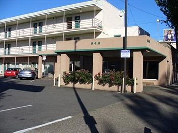 Eastside Lodge