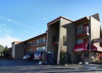 Econo Lodge Near Clackamas Town Center