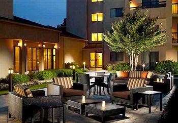Courtyard by Marriott Nashville Airport