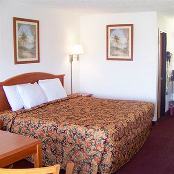 Traveler's Inn & Suites Oklahoma City Airport