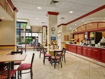 Travelodge Inn and Suites Orlando Airport