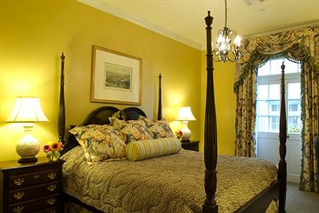 Bienville House