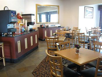 Country Lodge Inn And Suites