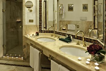 Due Torri Hotel