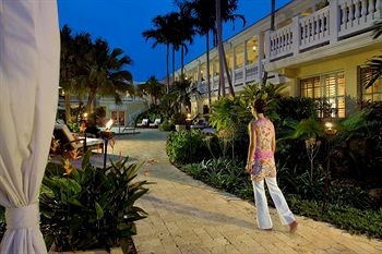 The Pillars Hotel