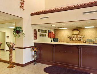 Days Inn Suites Louisville Airport SW