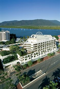 Pullman Reef Hotel Casino