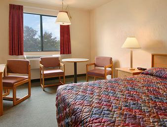 Super 8 Motel Portland Airport