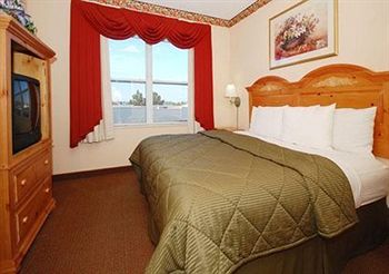 Comfort Inn & Suites I-35 E/Walnut Hill