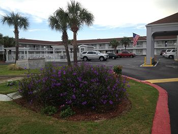 Destin Inn and Suites