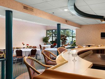 Days Inn & Suites - Savannah Gateway / I-95 & 204